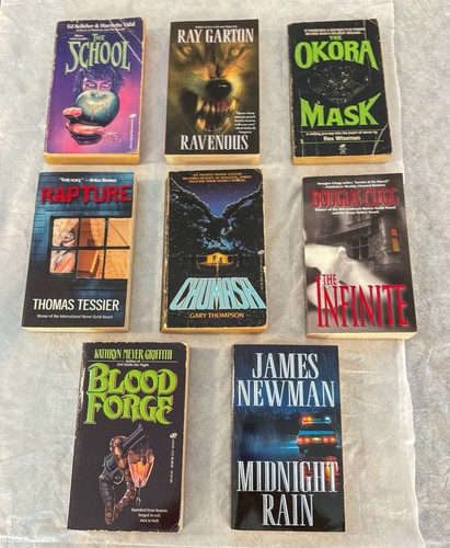 Paperback horror lot 80s and - 8,
